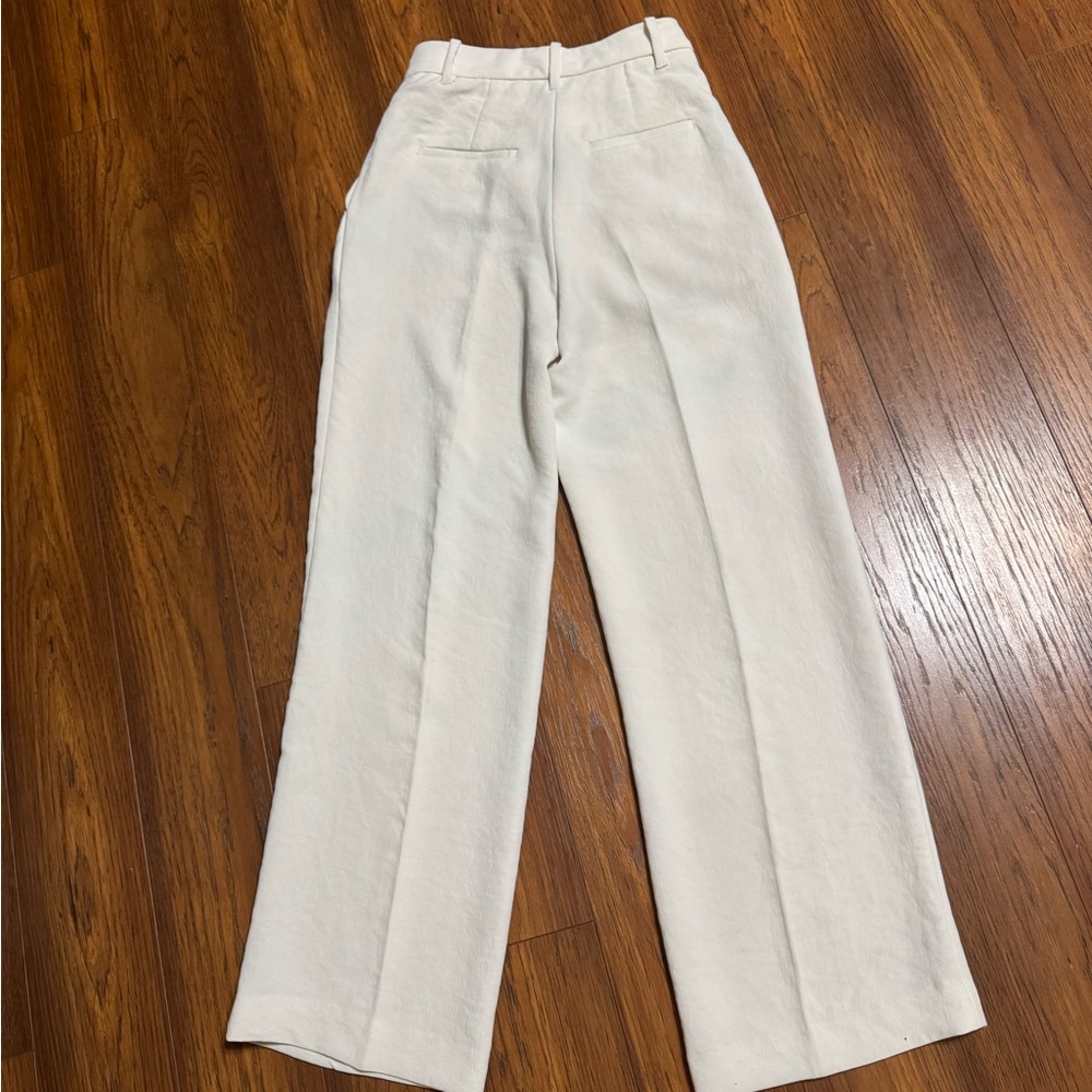 Aritzia Effortless pants